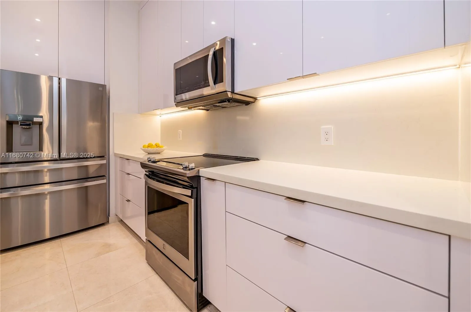 Key Biscayne, Florida 33149, United States, 1 Bedroom Bedrooms, ,2 BathroomsBathrooms,Residential,Active,37451