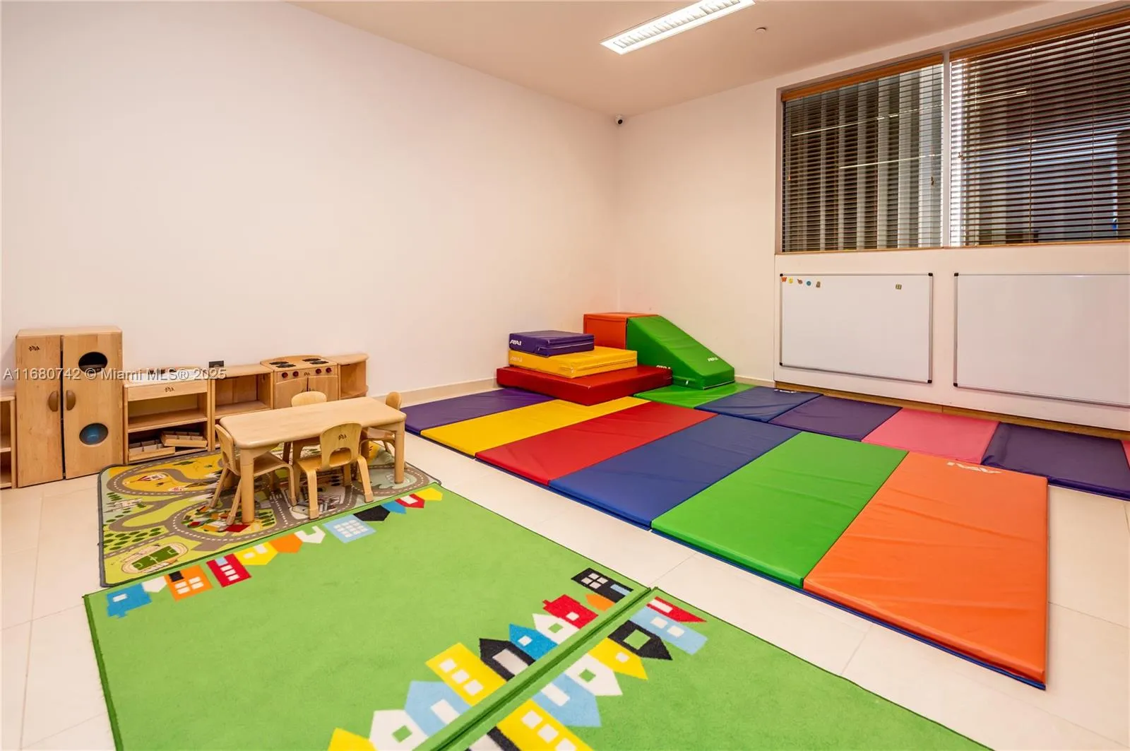 Key Biscayne, Florida 33149, United States, 1 Bedroom Bedrooms, ,2 BathroomsBathrooms,Residential,Active,37451