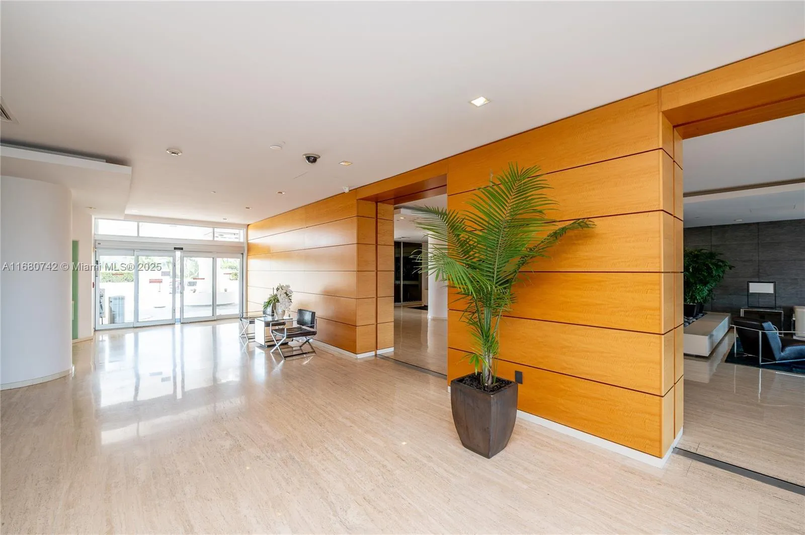 Key Biscayne, Florida 33149, United States, 1 Bedroom Bedrooms, ,2 BathroomsBathrooms,Residential,Active,37451