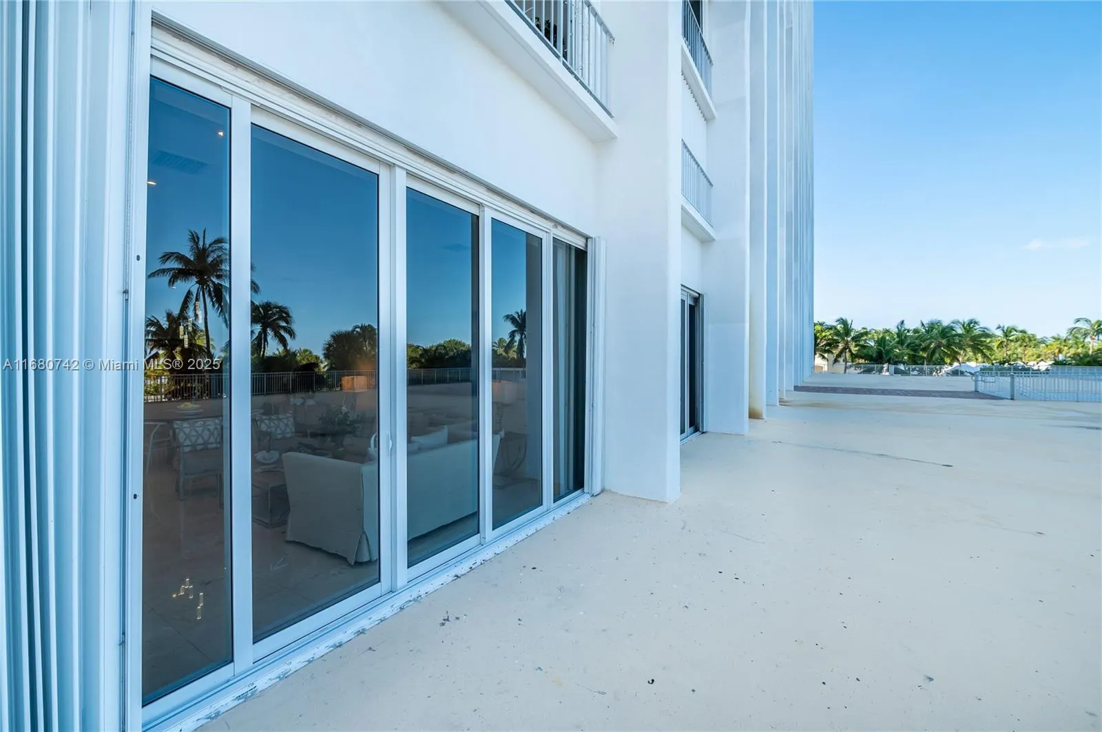 Key Biscayne, Florida 33149, United States, 1 Bedroom Bedrooms, ,2 BathroomsBathrooms,Residential,Active,37451