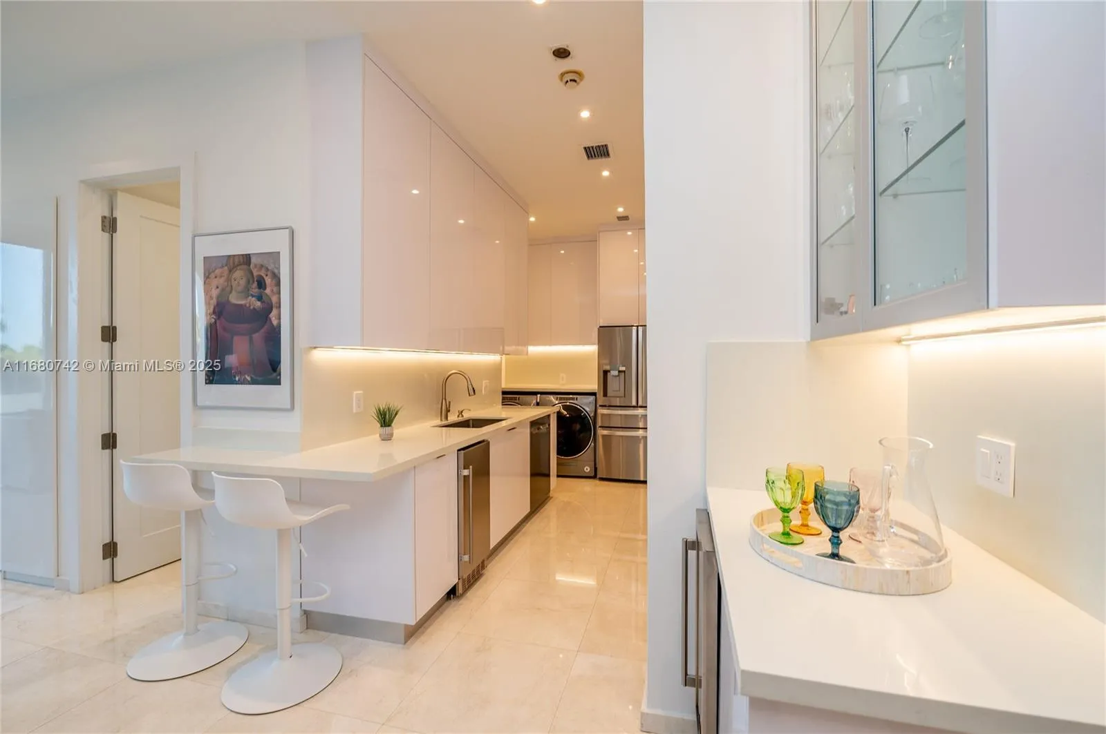 Key Biscayne, Florida 33149, United States, 1 Bedroom Bedrooms, ,2 BathroomsBathrooms,Residential,Active,37451