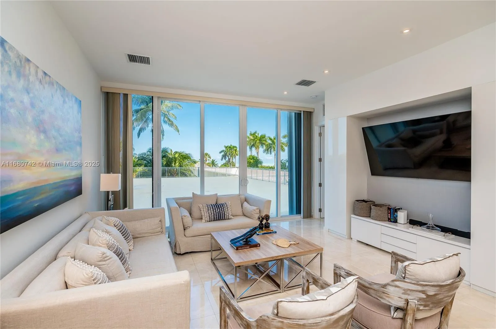 Key Biscayne, Florida 33149, United States, 1 Bedroom Bedrooms, ,2 BathroomsBathrooms,Residential,Active,37451