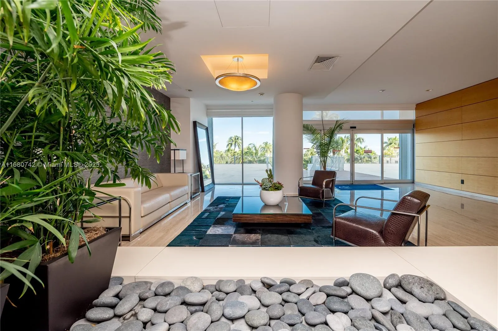 Key Biscayne, Florida 33149, United States, 1 Bedroom Bedrooms, ,2 BathroomsBathrooms,Residential,Active,37451