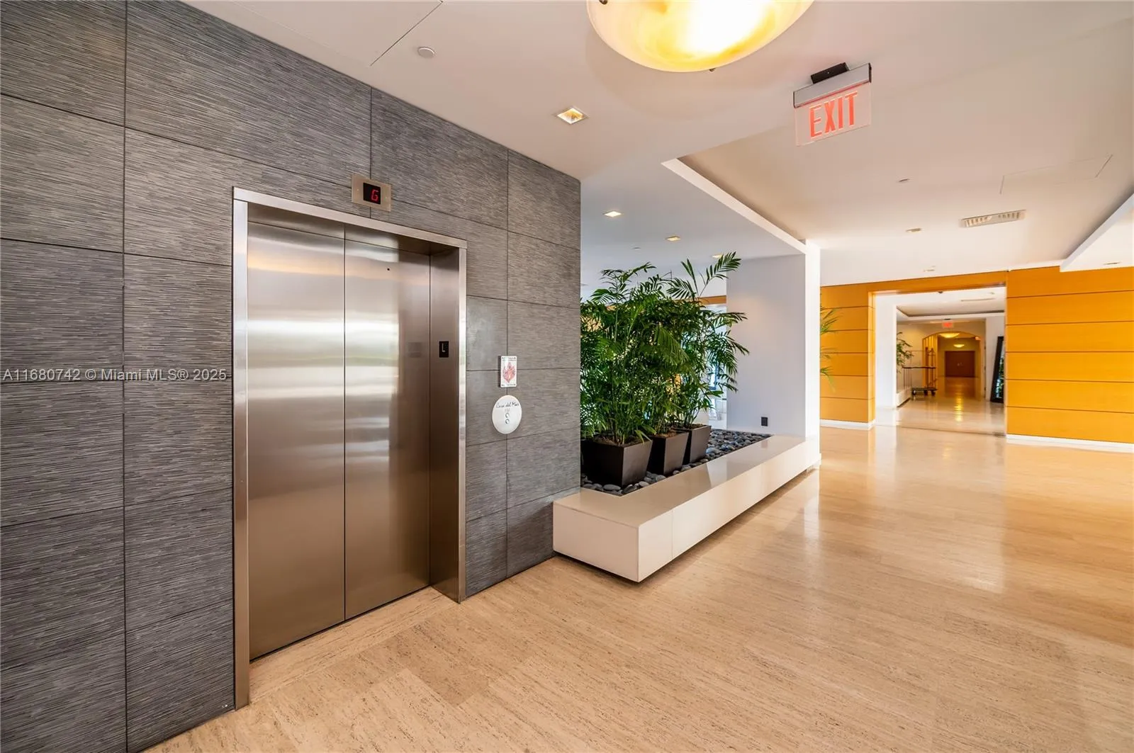 Key Biscayne, Florida 33149, United States, 1 Bedroom Bedrooms, ,2 BathroomsBathrooms,Residential,Active,37451