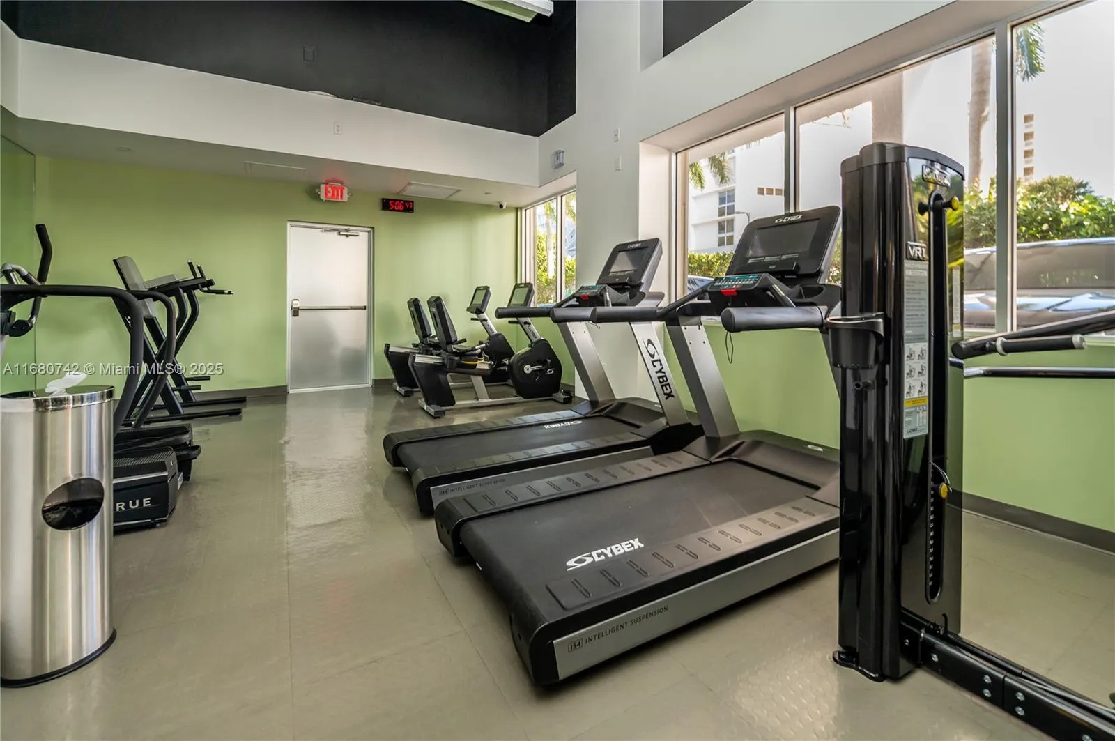 Key Biscayne, Florida 33149, United States, 1 Bedroom Bedrooms, ,2 BathroomsBathrooms,Residential,Active,37451