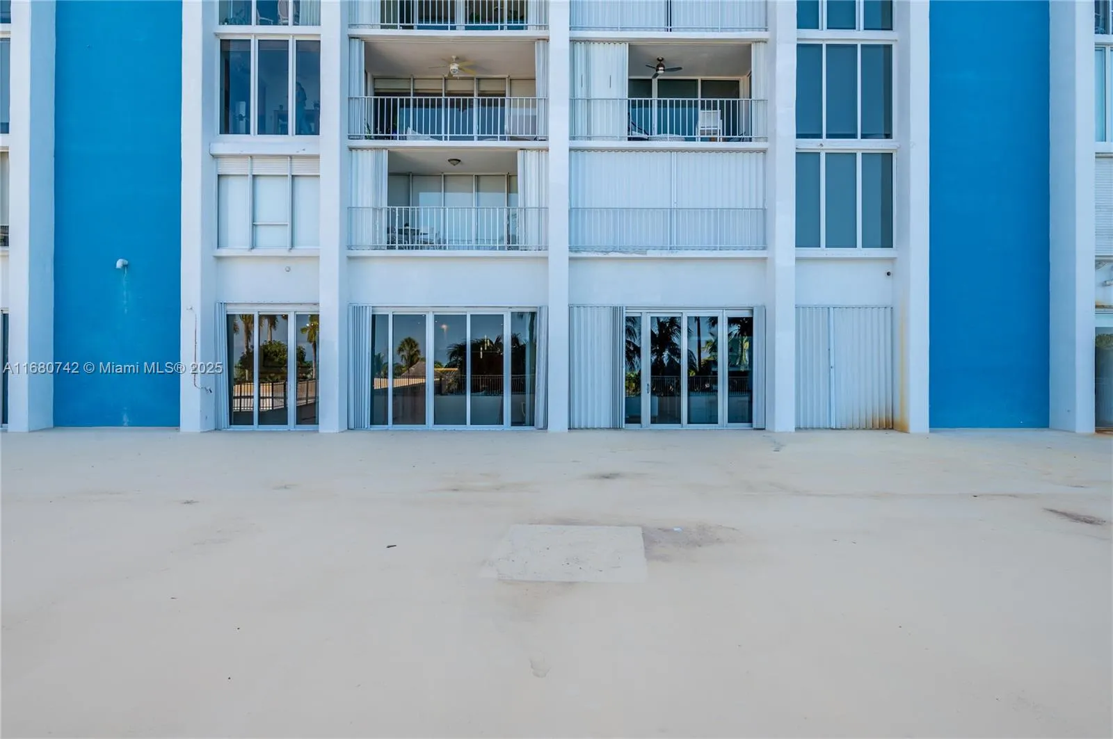 Key Biscayne, Florida 33149, United States, 1 Bedroom Bedrooms, ,2 BathroomsBathrooms,Residential,Active,37451