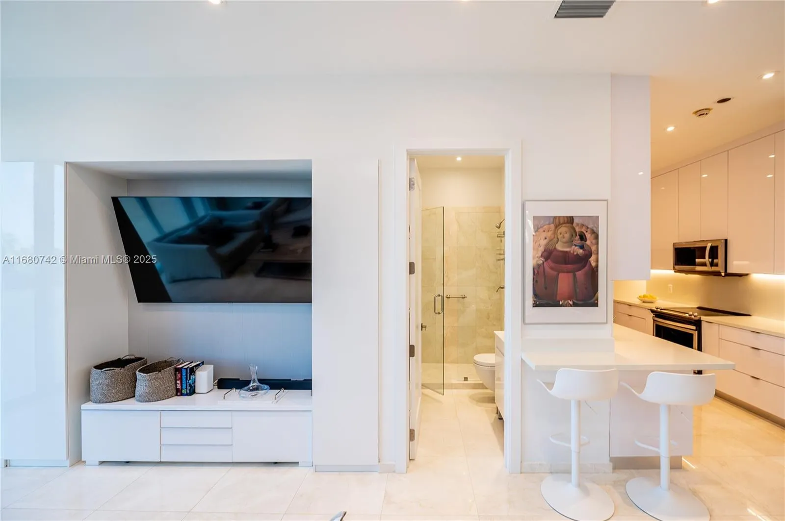 Key Biscayne, Florida 33149, United States, 1 Bedroom Bedrooms, ,2 BathroomsBathrooms,Residential,Active,37451