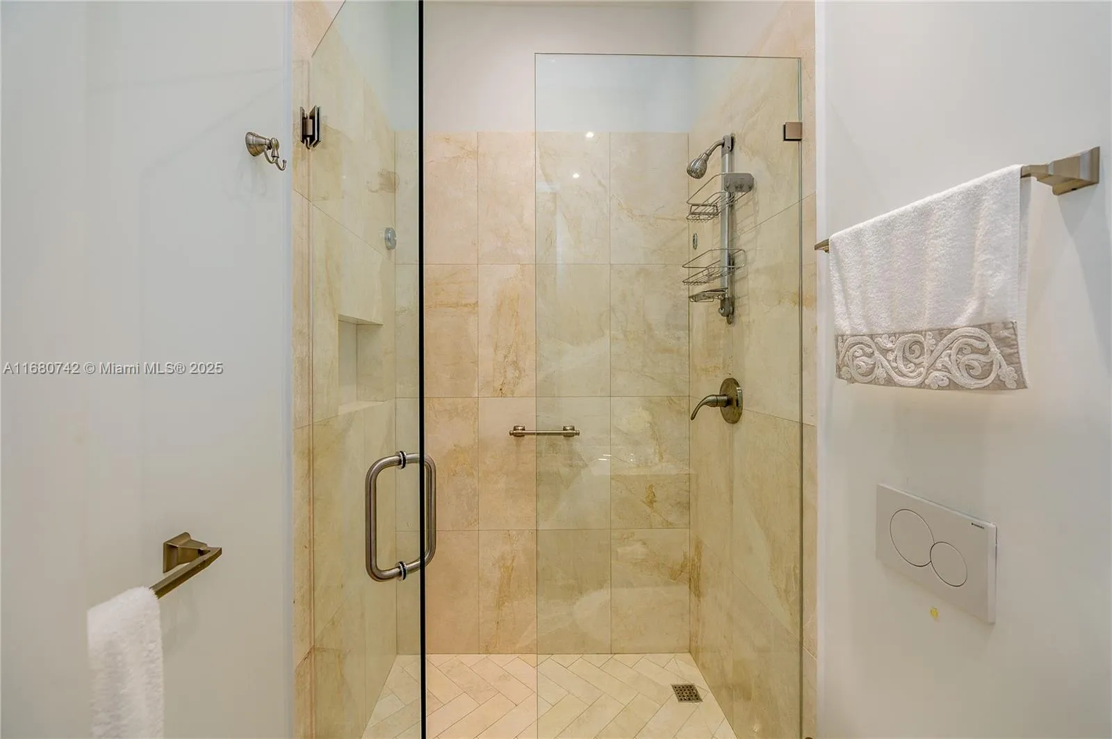 Key Biscayne, Florida 33149, United States, 1 Bedroom Bedrooms, ,2 BathroomsBathrooms,Residential,Active,37451