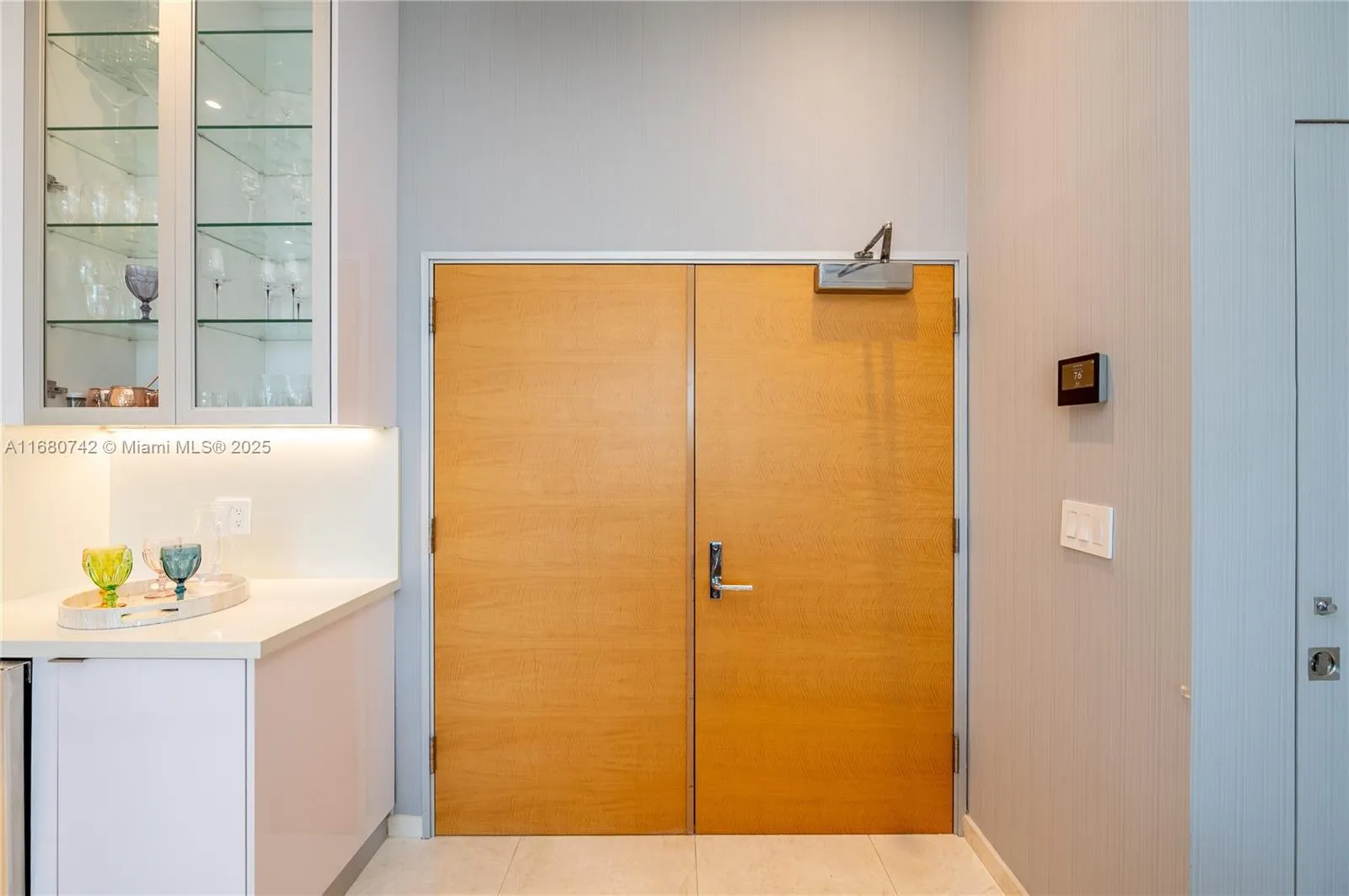 Key Biscayne, Florida 33149, United States, 1 Bedroom Bedrooms, ,2 BathroomsBathrooms,Residential,Active,37451