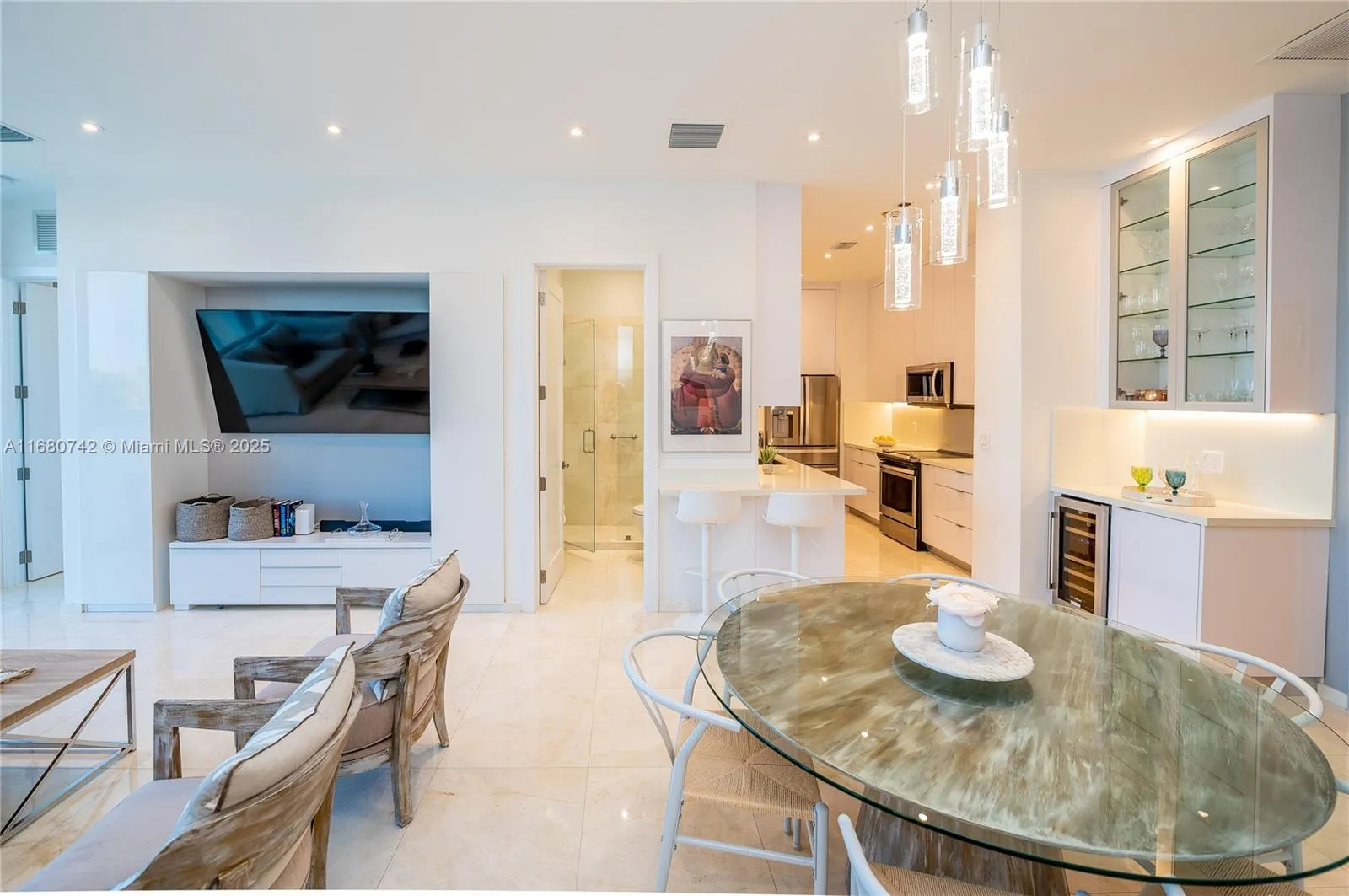 Key Biscayne, Florida 33149, United States, 1 Bedroom Bedrooms, ,2 BathroomsBathrooms,Residential,Active,37451