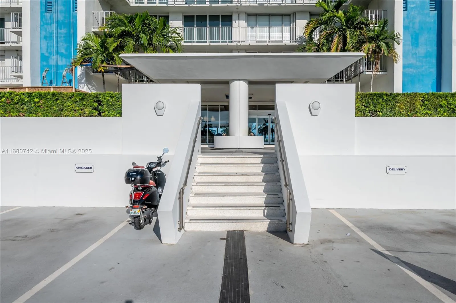 Key Biscayne, Florida 33149, United States, 1 Bedroom Bedrooms, ,2 BathroomsBathrooms,Residential,Active,37451
