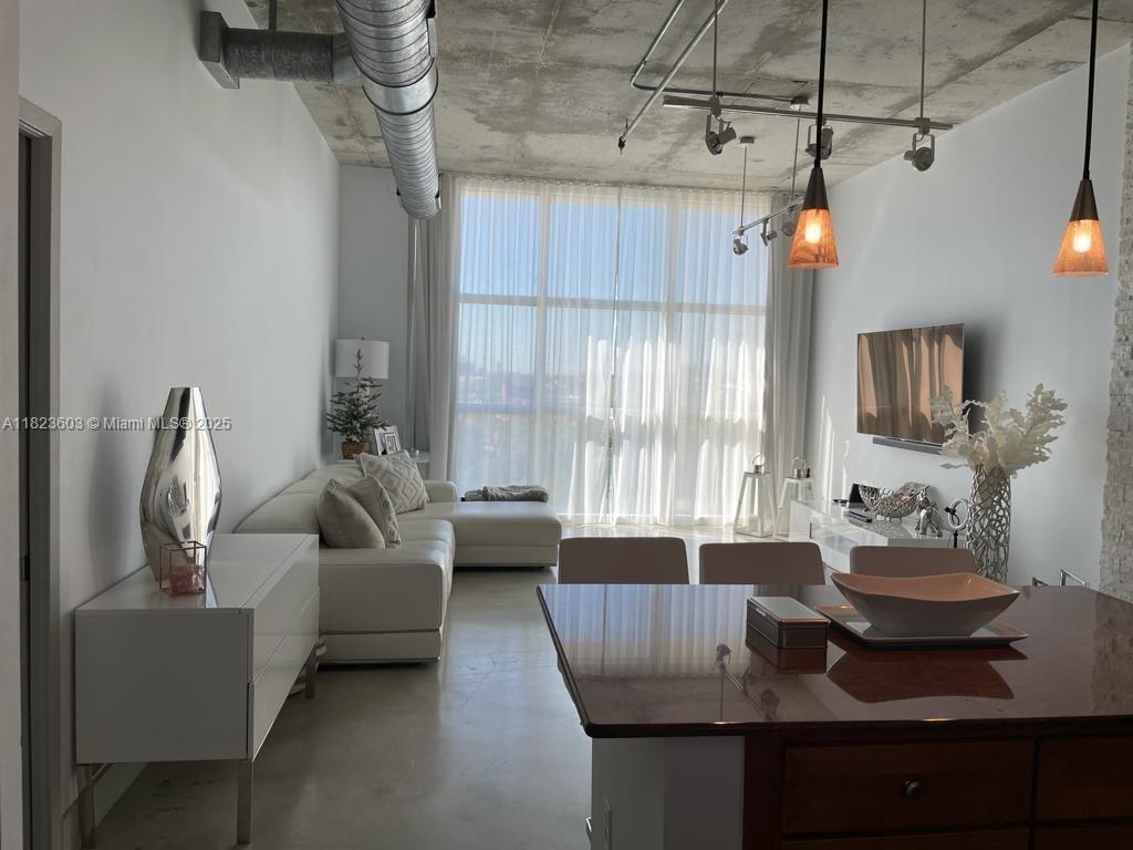 2001 Biscayne Blvd 3608