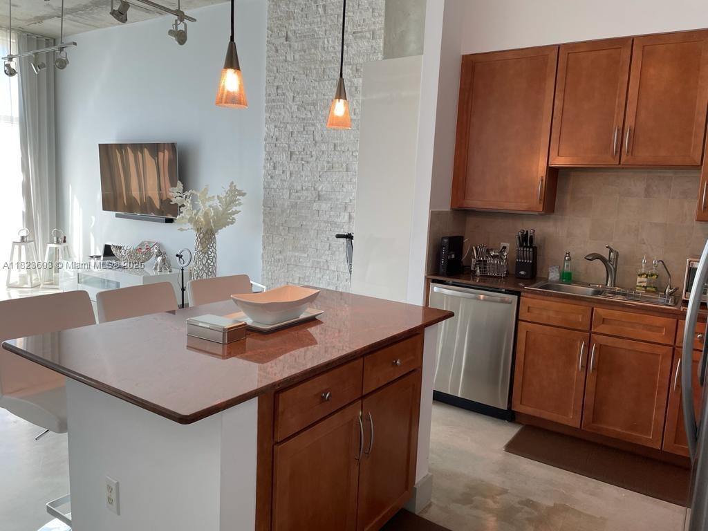 2001 Biscayne Blvd 3608