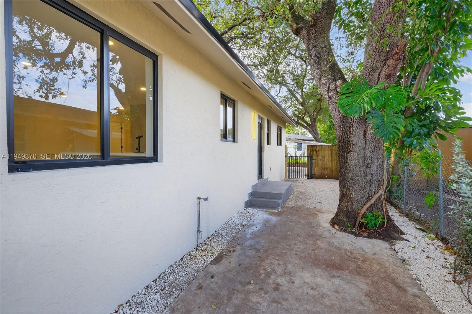 OAKLAND PARK - Residential