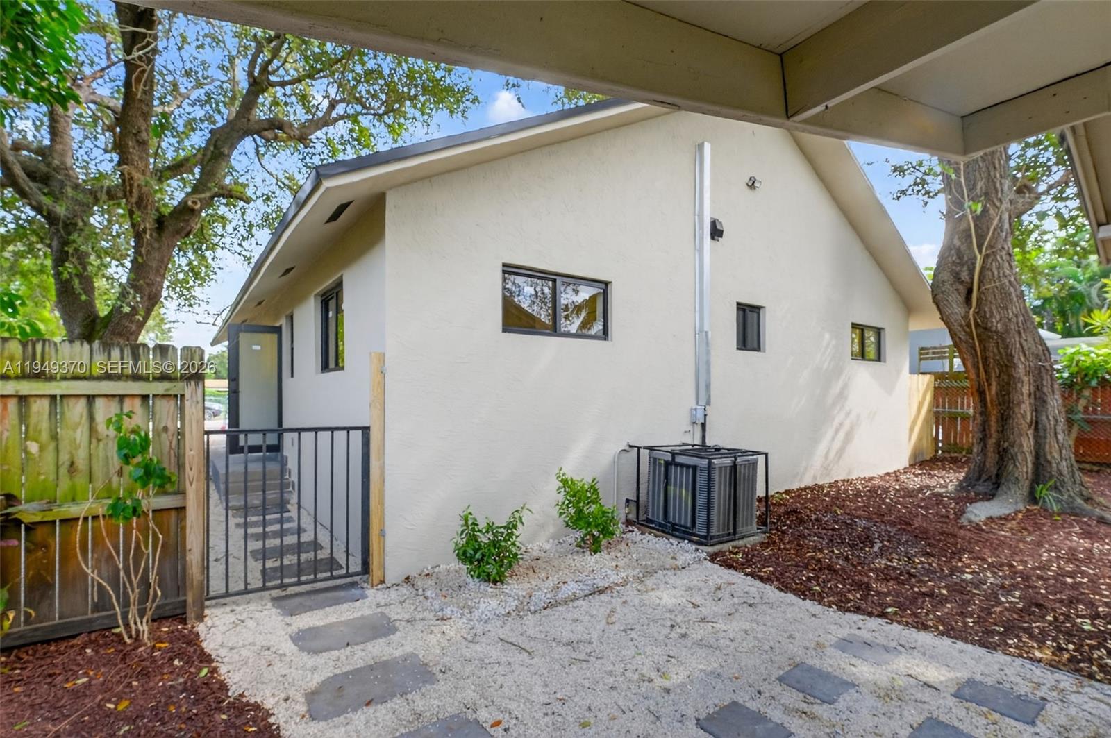 OAKLAND PARK - Residential