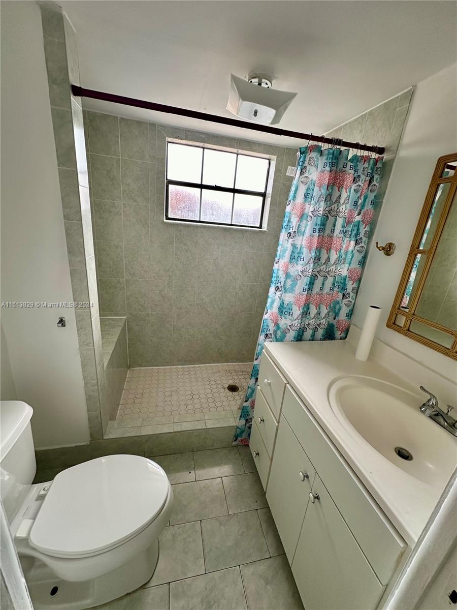 VALENCIA GARDENS CONDO - Residential Lease