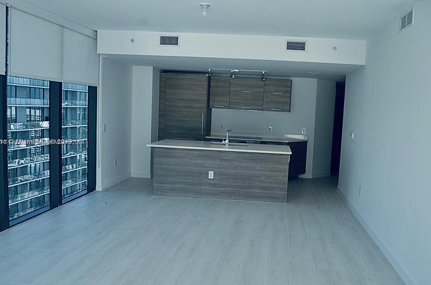 650 NE 32nd St 4301
