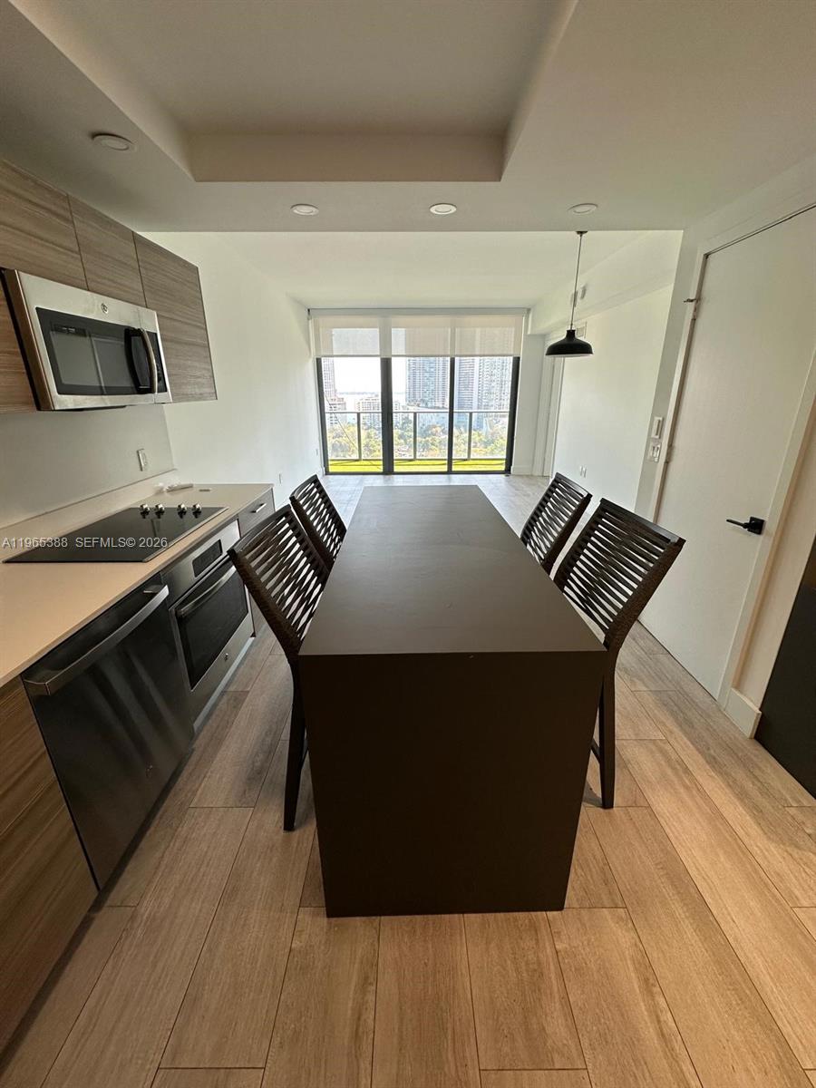 3401 MIDTOWN CONDO - Residential