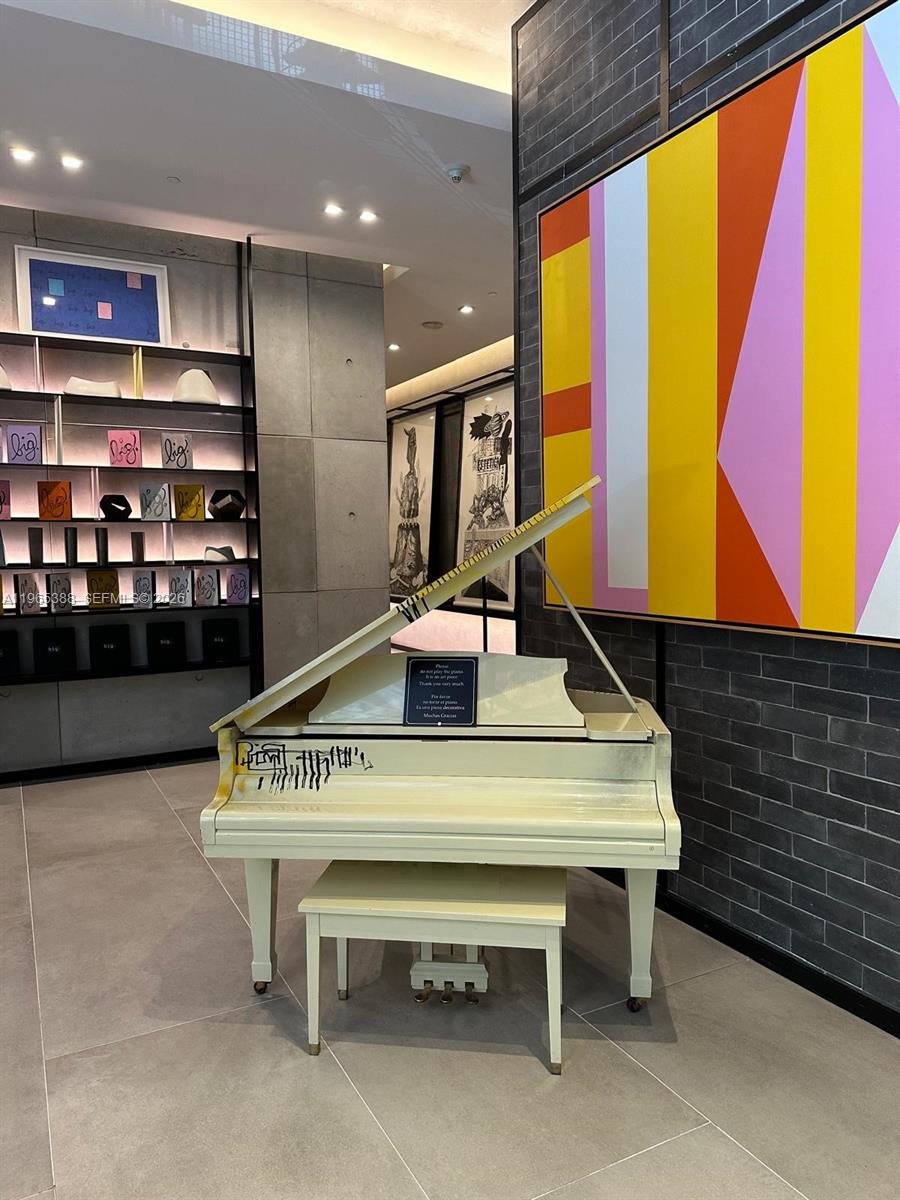 3401 MIDTOWN CONDO - Residential