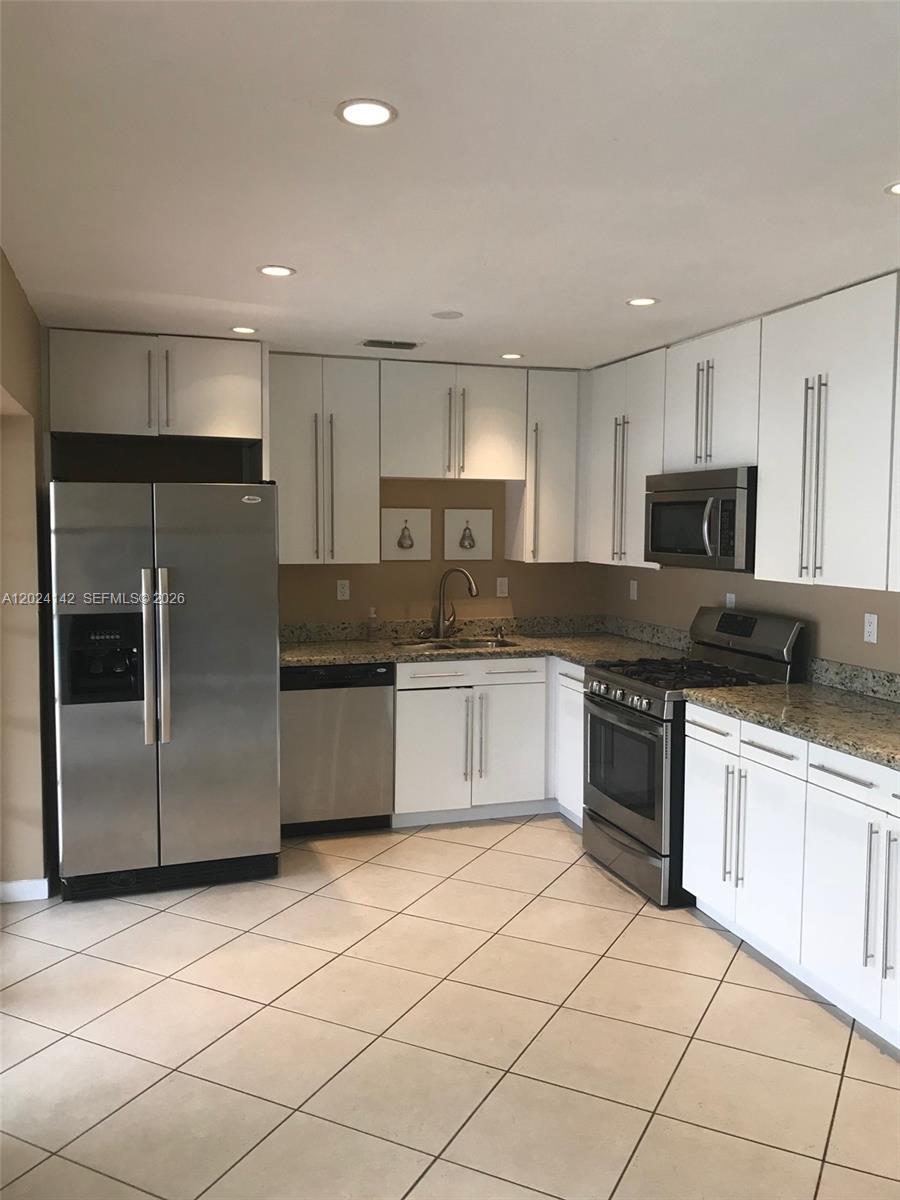 CORAL PARK ESTATES SEC 5 - Residential Lease