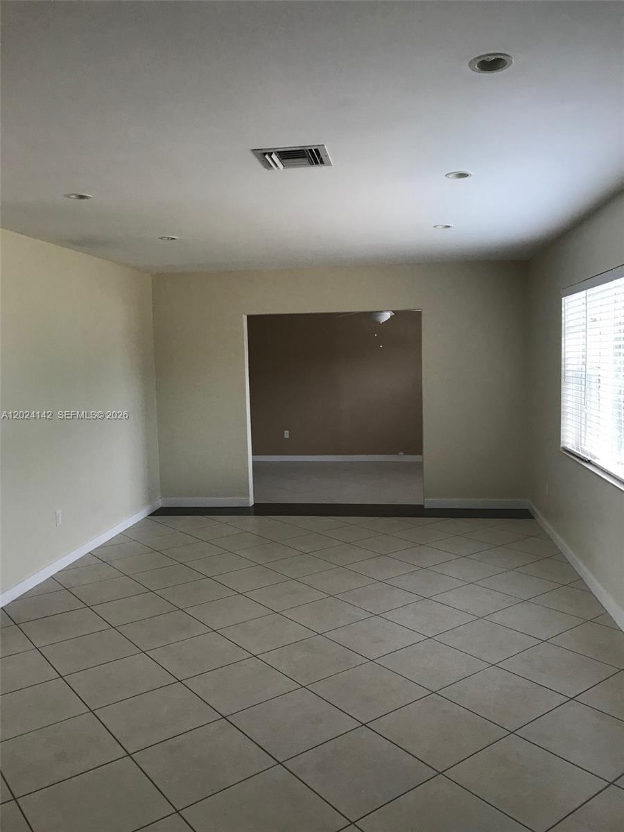 CORAL PARK ESTATES SEC 5 - Residential Lease