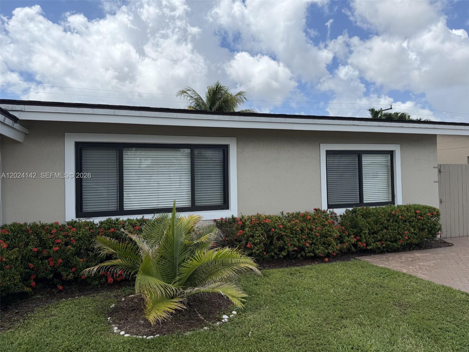 CORAL PARK ESTATES SEC 5 - Residential Lease