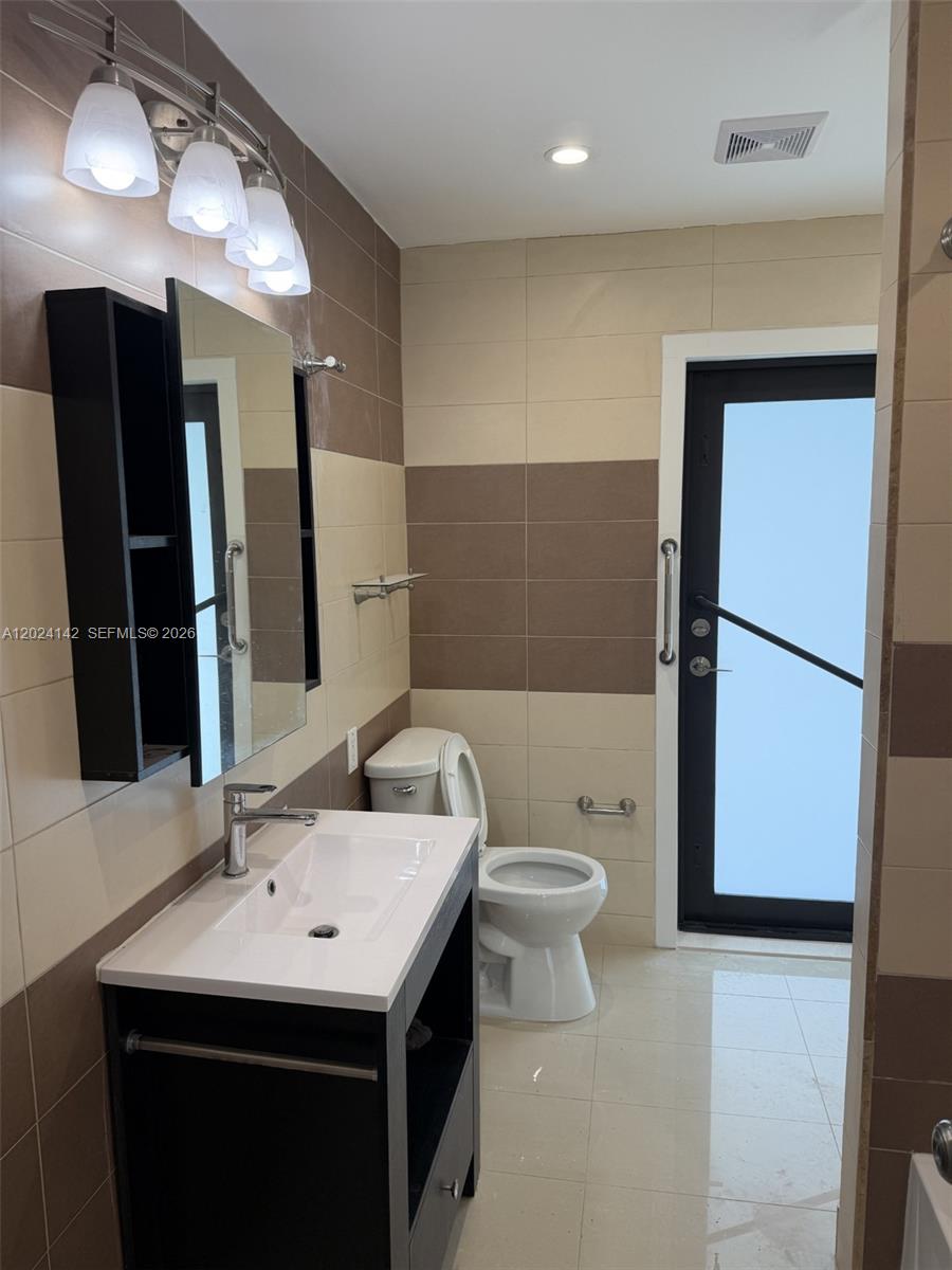 CORAL PARK ESTATES SEC 5 - Residential Lease