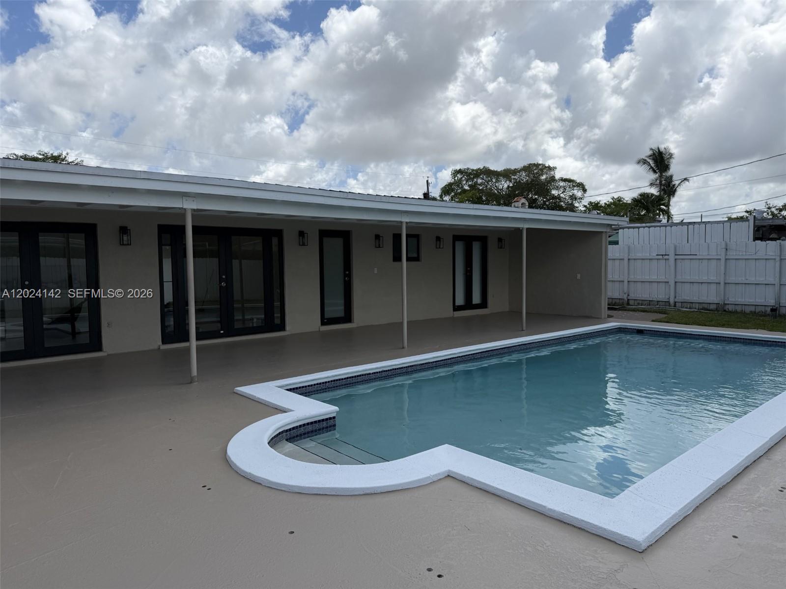 CORAL PARK ESTATES SEC 5 - Residential Lease
