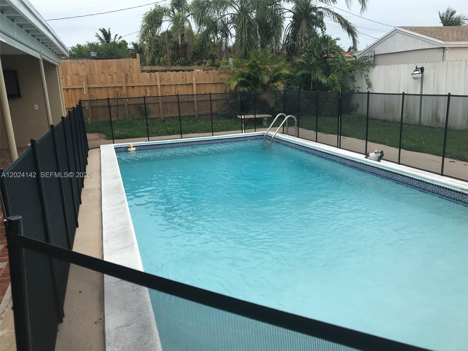 CORAL PARK ESTATES SEC 5 - Residential Lease