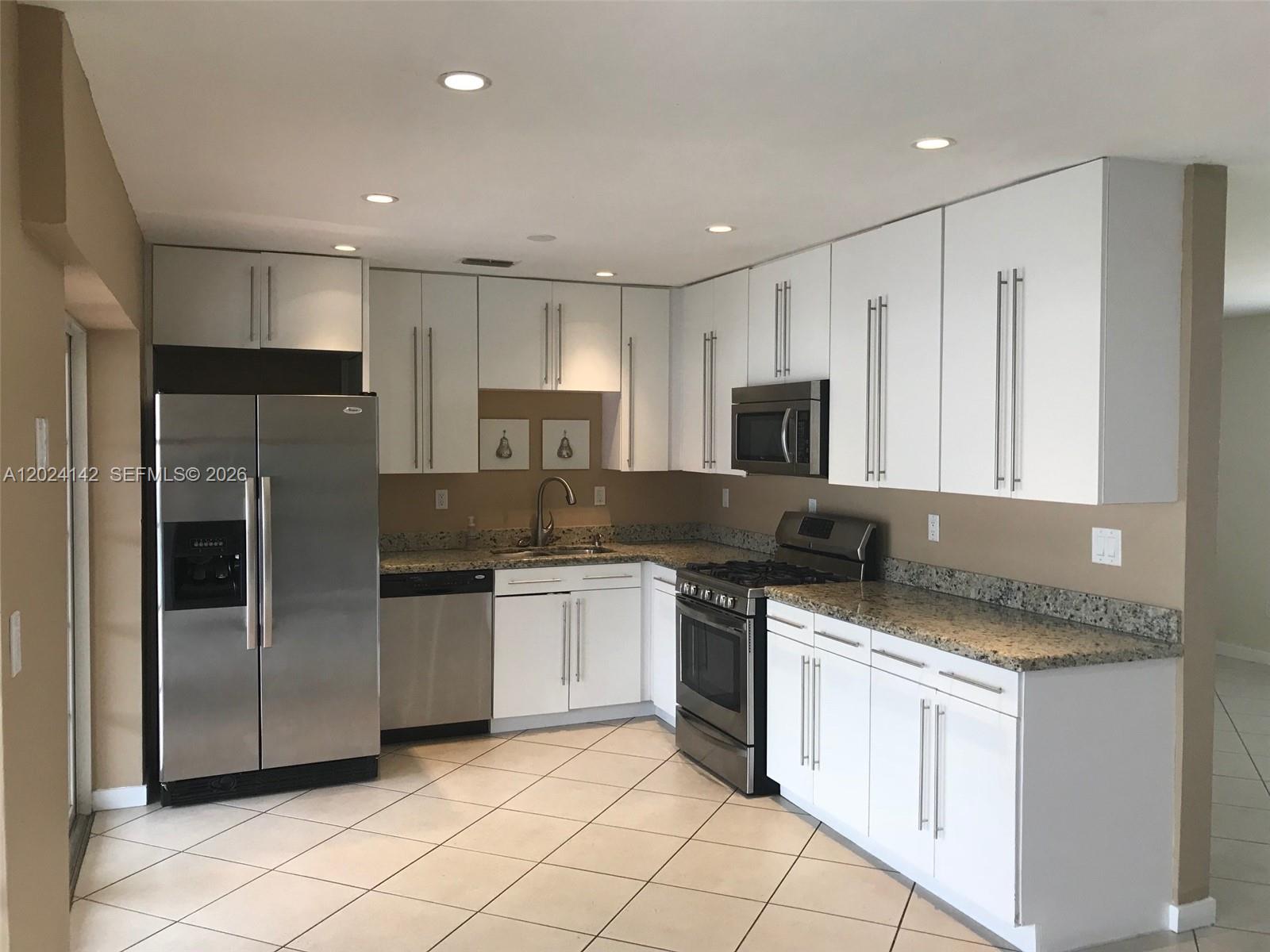 CORAL PARK ESTATES SEC 5 - Residential Lease