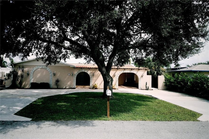 Beautiful 2293 sqft, 3/2 Palm Beach Gardens Patio Home w/Hacienda Courtyard, Fantastic Ocean Breeze! 1 Block from the Intracoastal Waterway and $$Million Homes! Plus 2 Additional Rooms w/Closets That May Be Used as Additional Bed Rooms w/Private Entrance for Teenagers Etc.. NO HOA! Store your Boat/Trailer on the Side, 100% Ceramic Tile Floor and Baseboard, New Roof 5 years,  Minutes From I-95, Gardens Mall. Privacy Fence, Circular Driveway, High Efficiency Air Condition and Water Heater. Laundry Room, Updated Bathrooms/Kitchen, Built-in Desk/Bookcase, Huge Permitted Shed, Knockdown Finish, Recessed Lights, 6 Ceiling Fans.Exceptionally Large Compared to Similar Price Homes. Fantastic Location in Un Incorporated Palm Beach County.Owner Finance to Qualified Investors, 30% Dn/6.5%/30 yr Amortization/5 yr Balloon. We Cooperate! Owner/Agent MLS