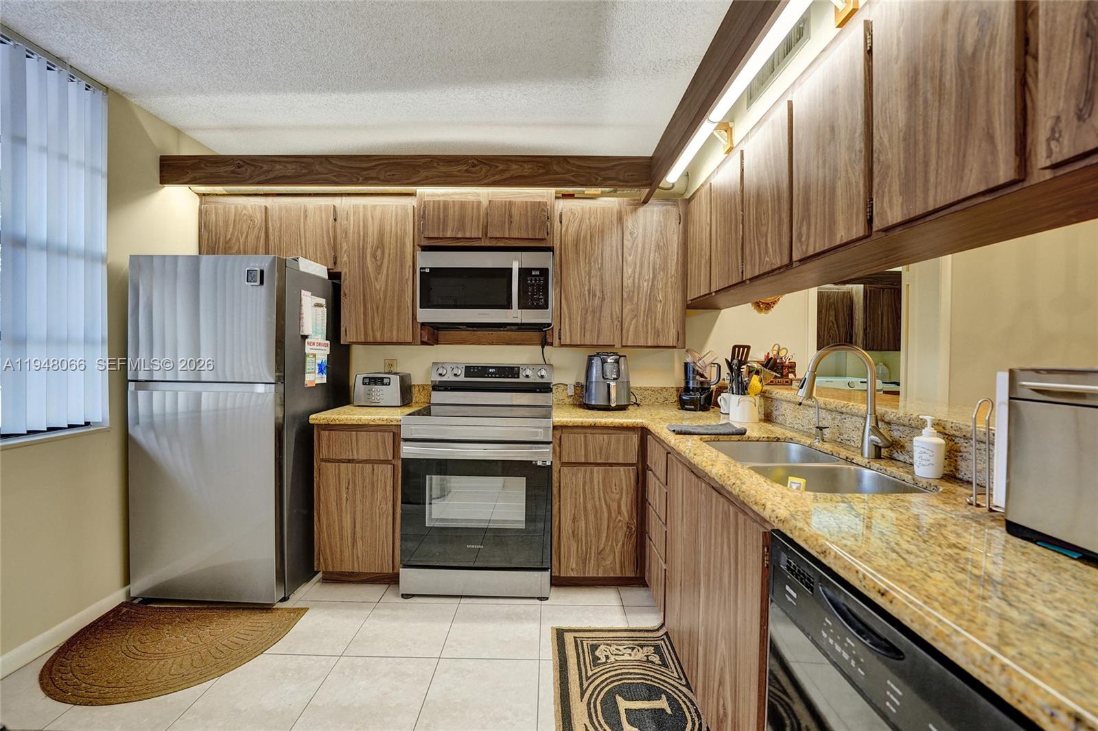 CONDO 22 OF WHITEHALL CON - Residential