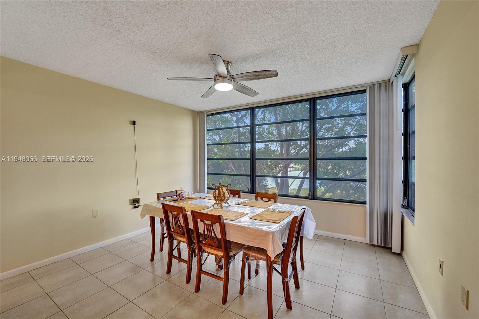 CONDO 22 OF WHITEHALL CON - Residential