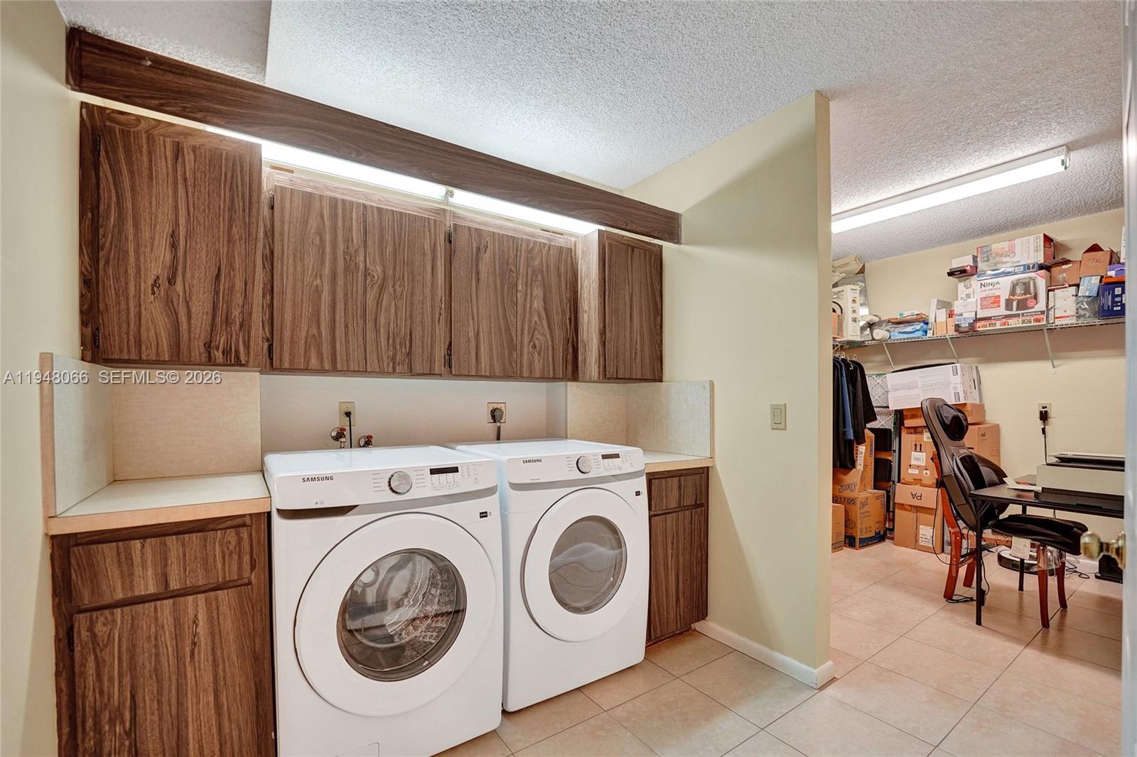 CONDO 22 OF WHITEHALL CON - Residential