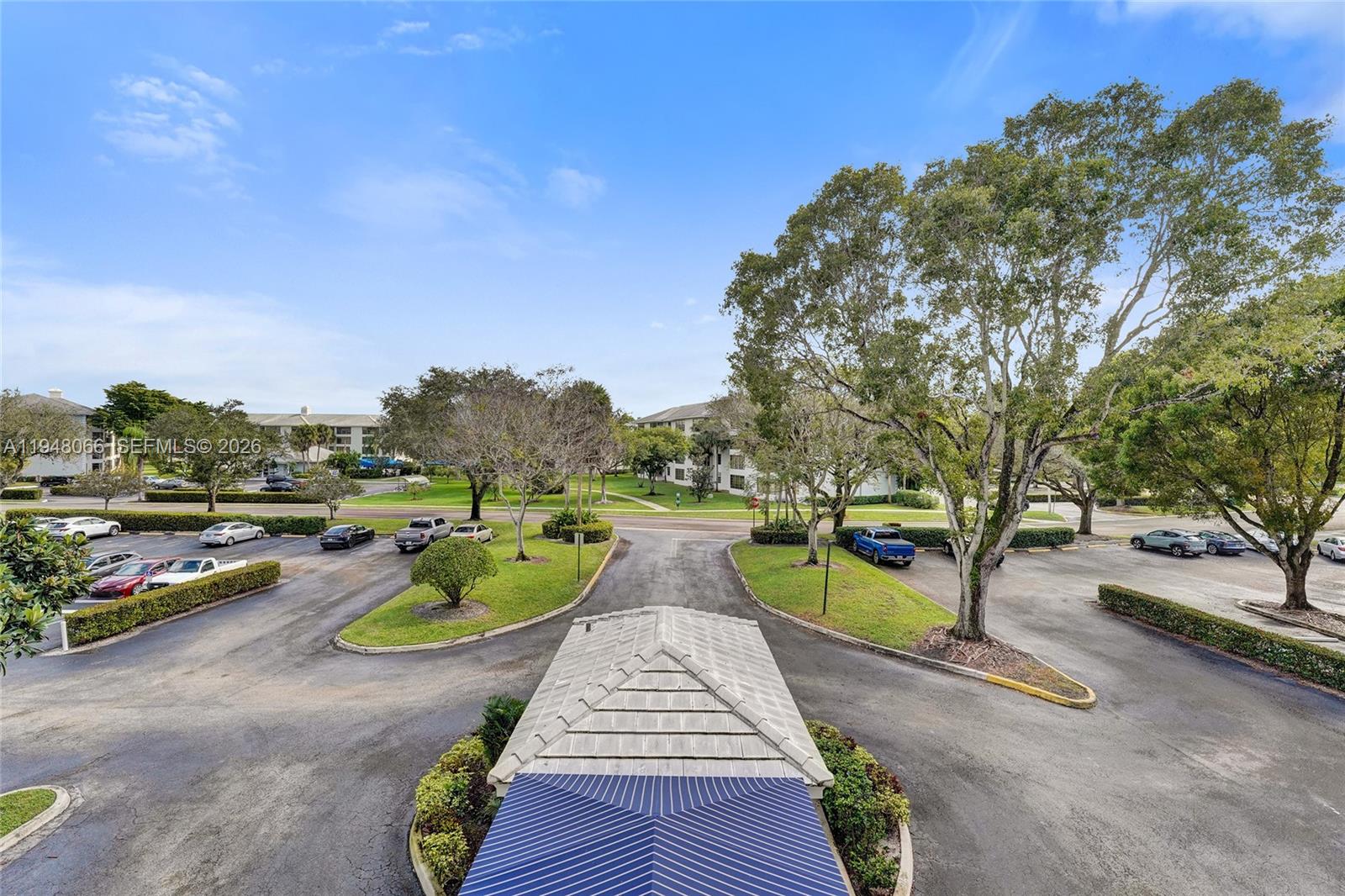 CONDO 22 OF WHITEHALL CON - Residential