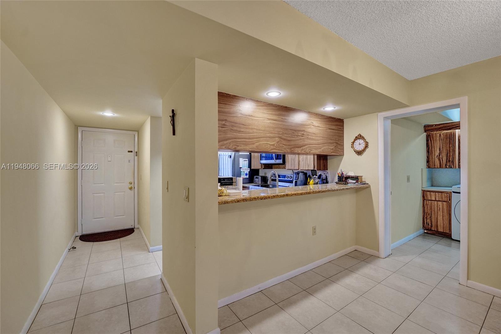 CONDO 22 OF WHITEHALL CON - Residential