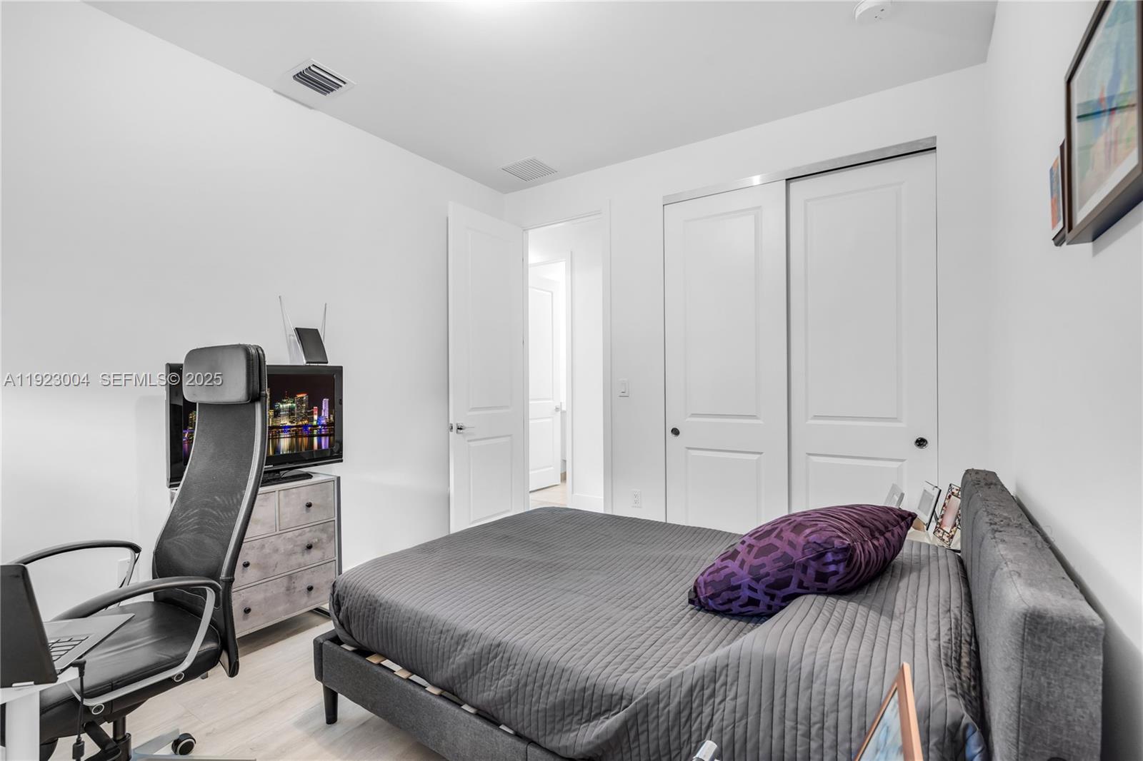 CANARIAS EAST - Residential Lease