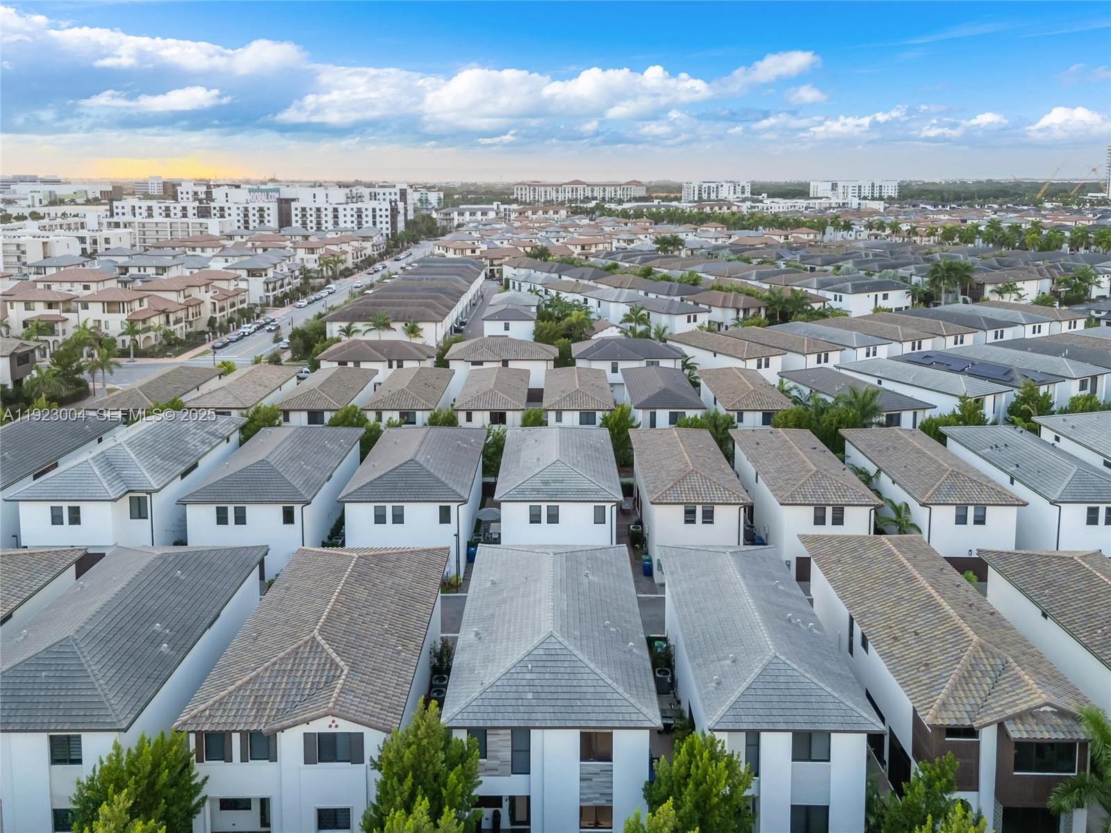 CANARIAS EAST - Residential Lease