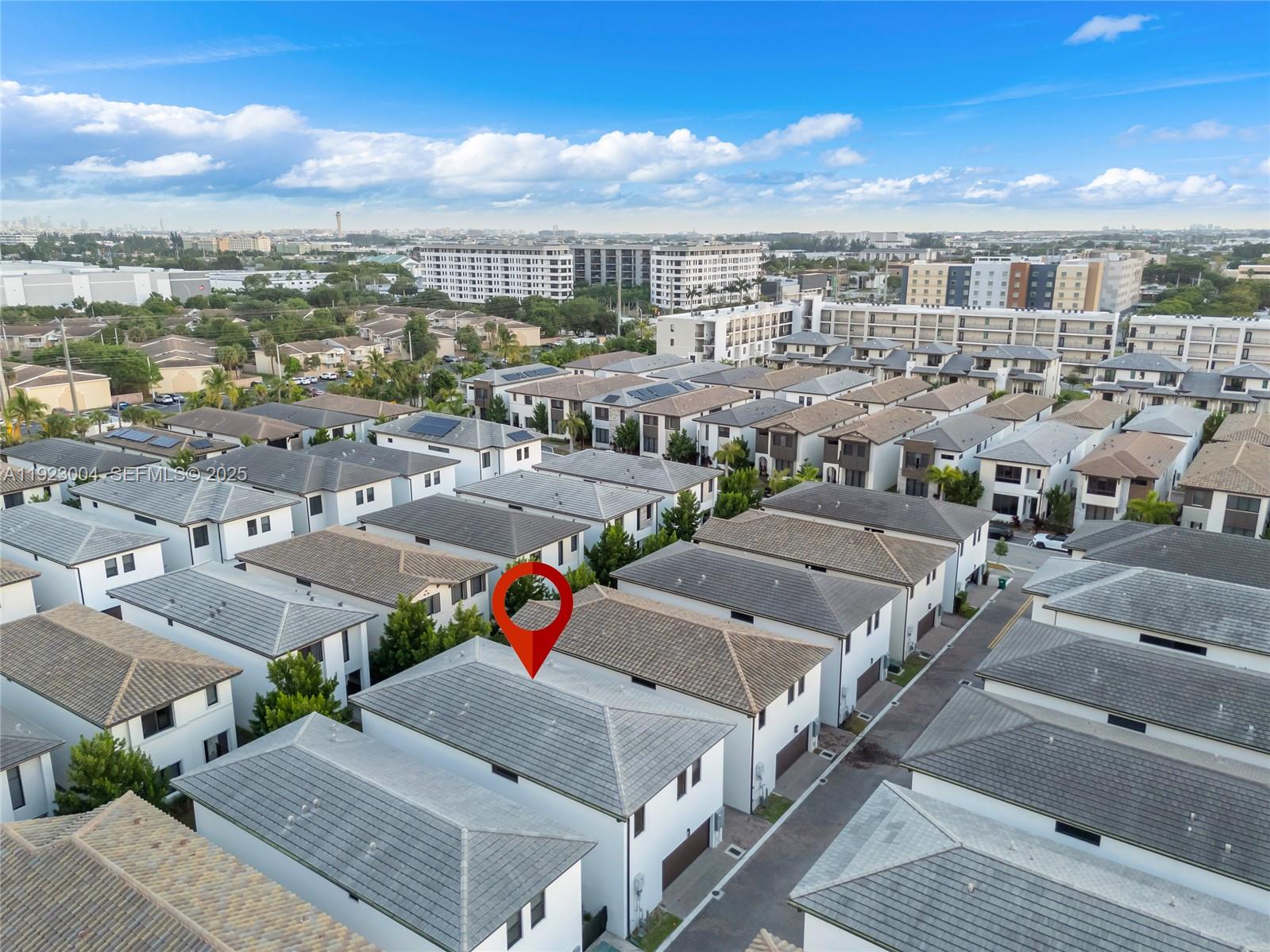 CANARIAS EAST - Residential Lease