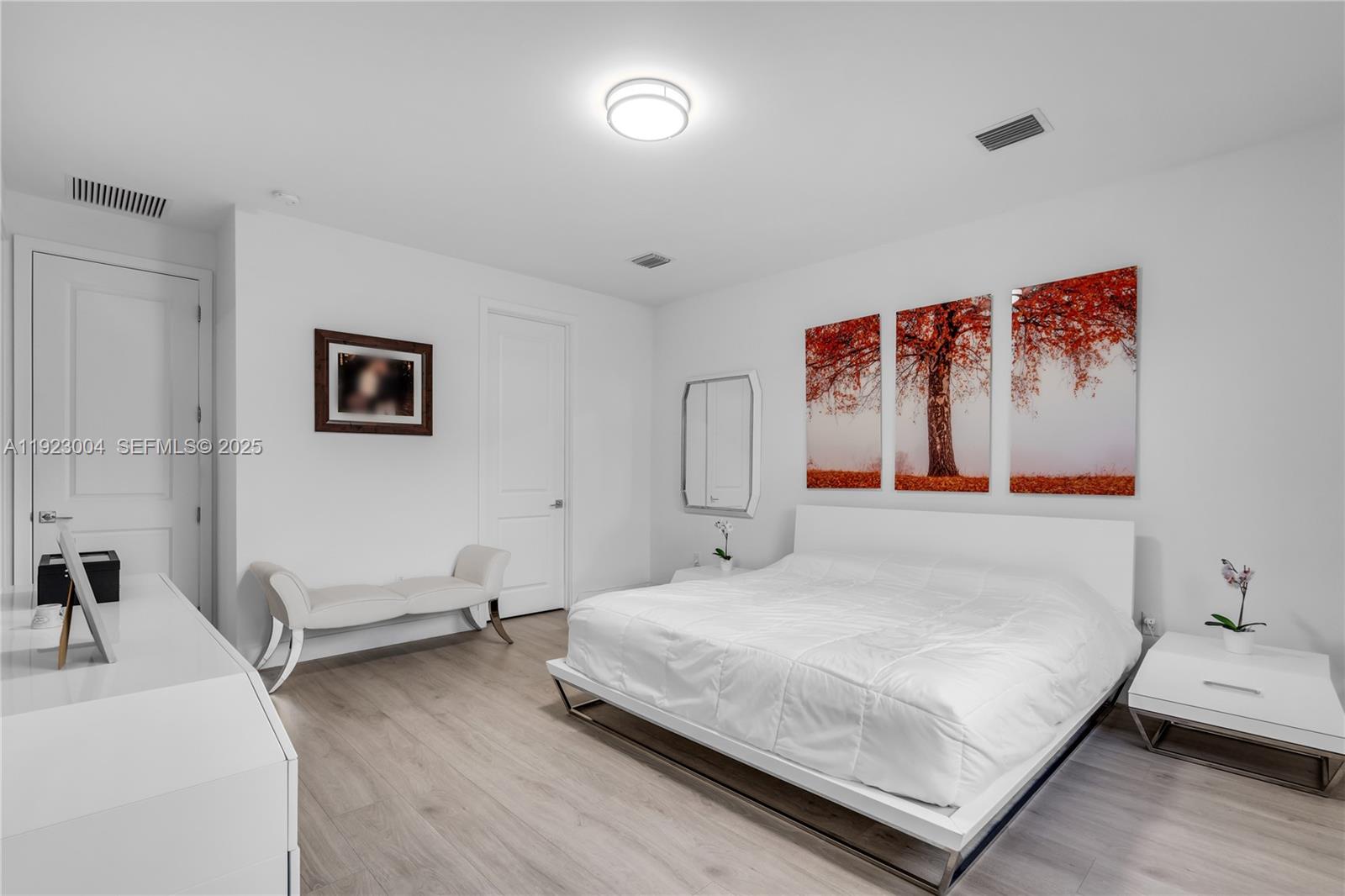 CANARIAS EAST - Residential Lease