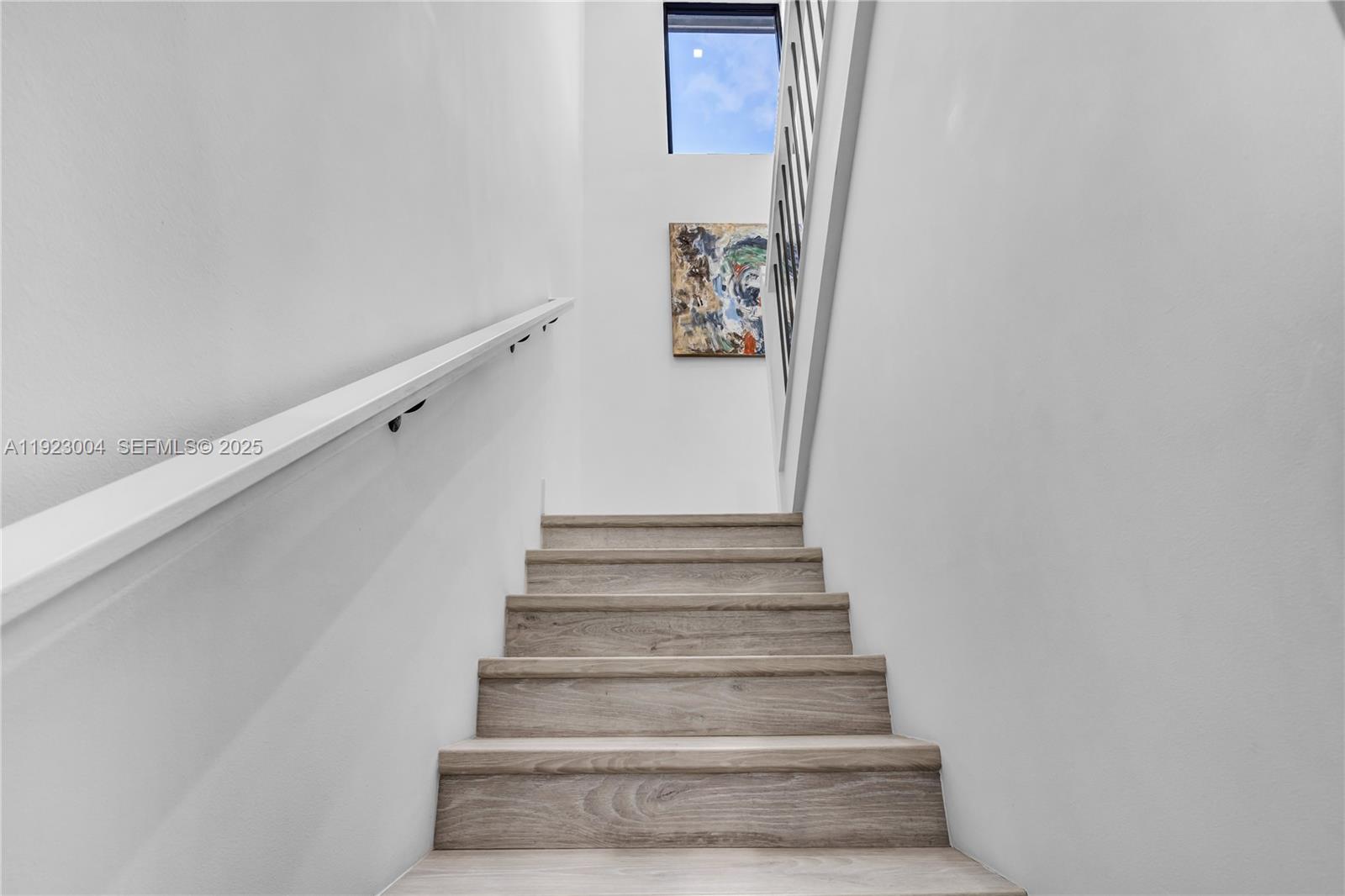 CANARIAS EAST - Residential Lease