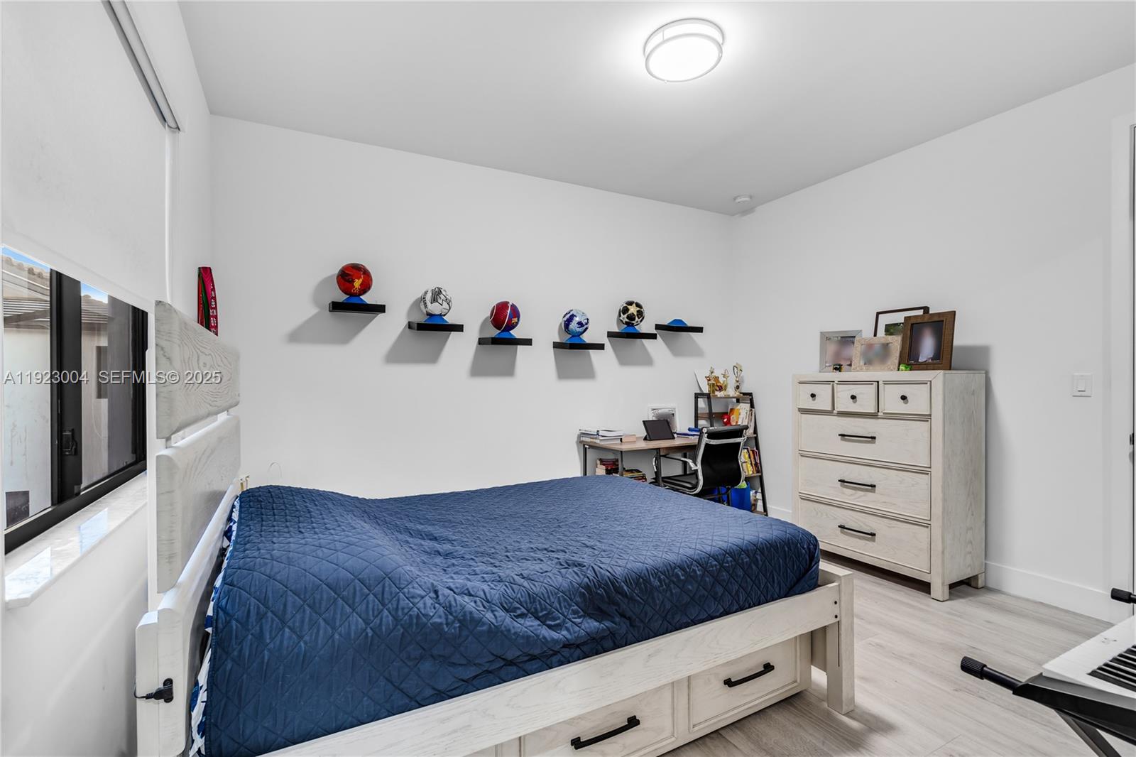 CANARIAS EAST - Residential Lease