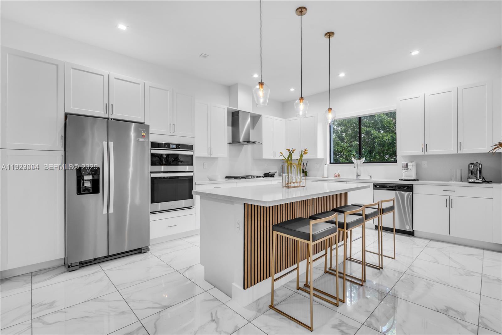 CANARIAS EAST - Residential Lease