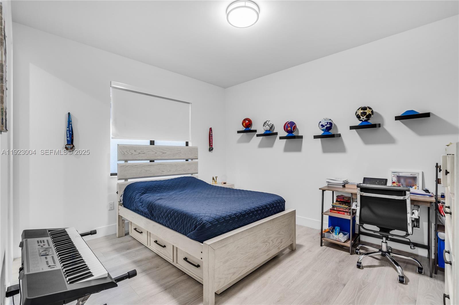 CANARIAS EAST - Residential Lease