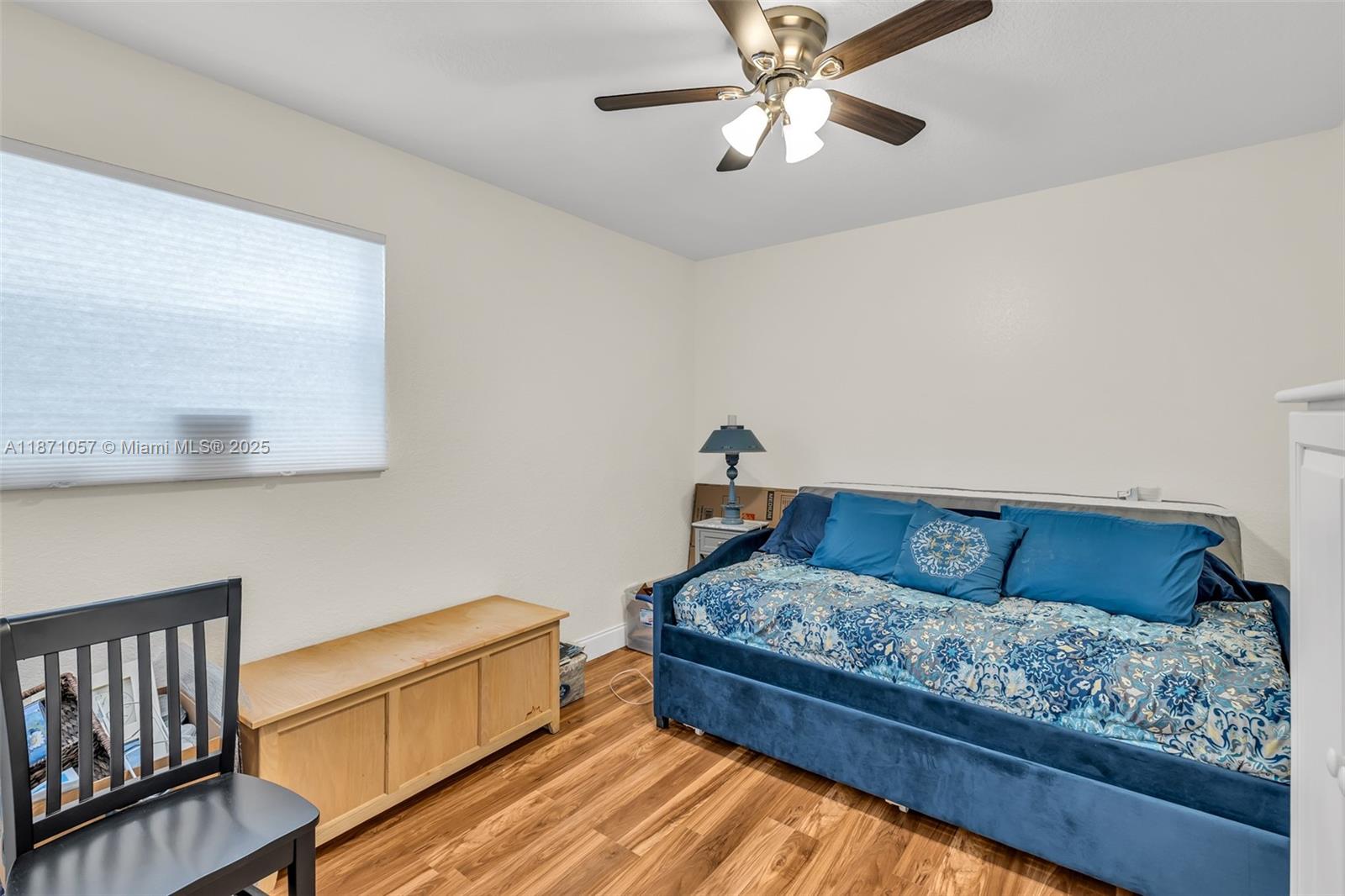 POND APPLE PLACE II CONDO - Residential