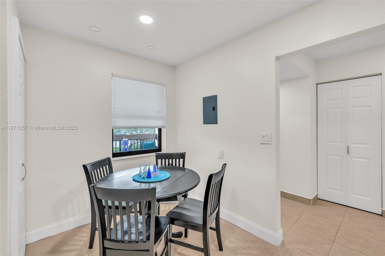 POND APPLE PLACE II CONDO - Residential