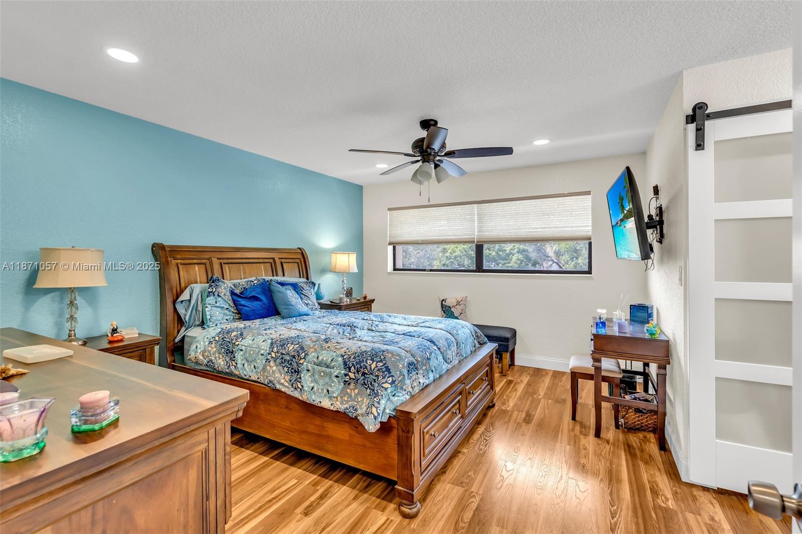 POND APPLE PLACE II CONDO - Residential