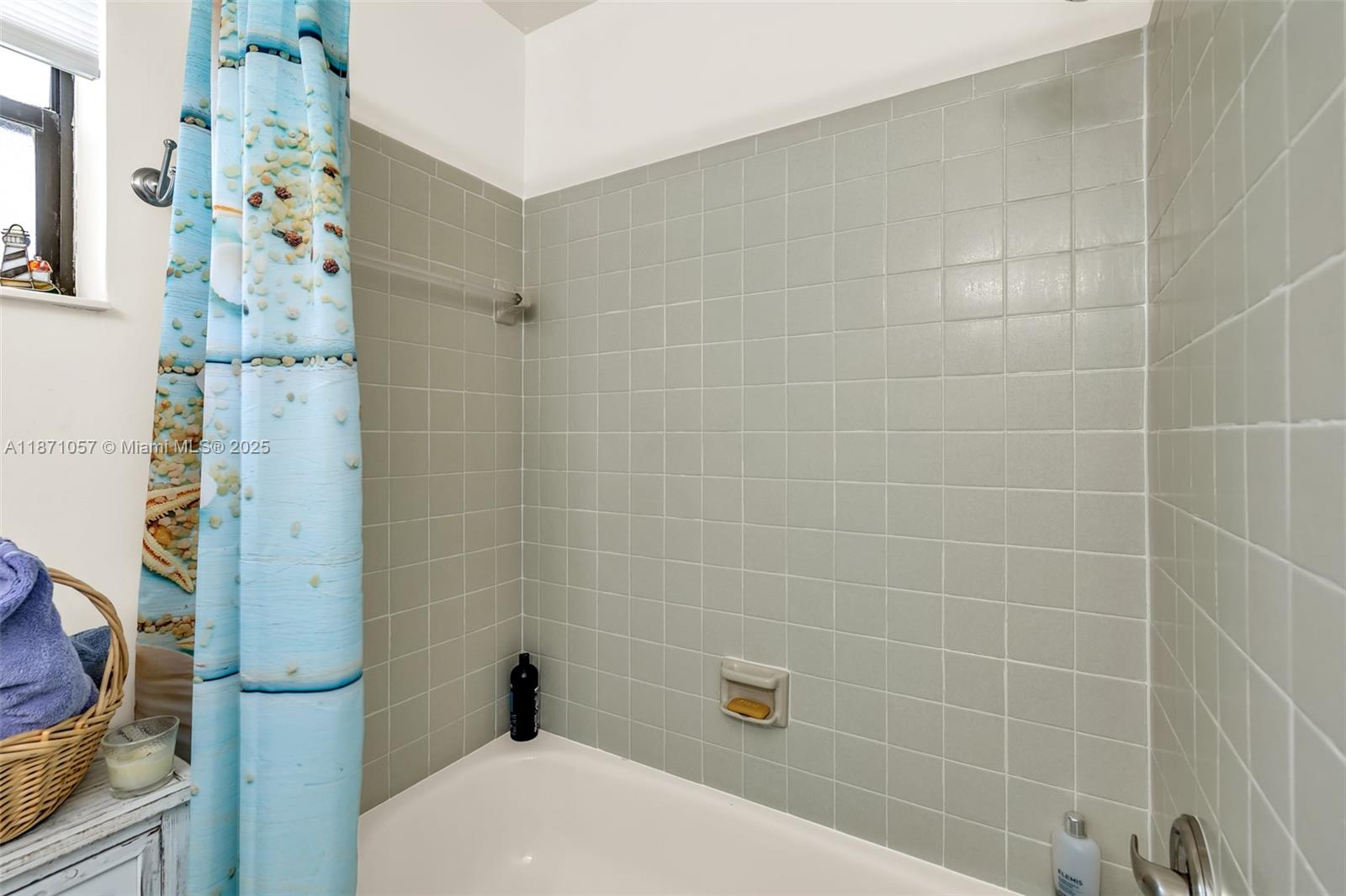 POND APPLE PLACE II CONDO - Residential