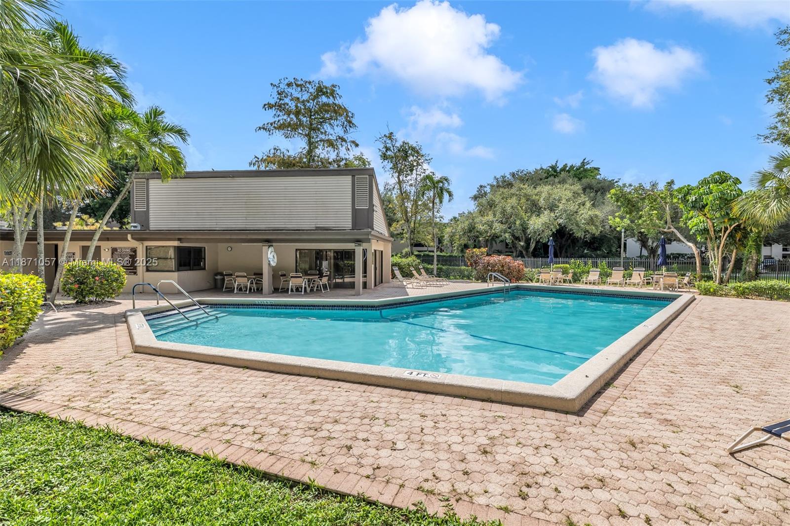 POND APPLE PLACE II CONDO - Residential