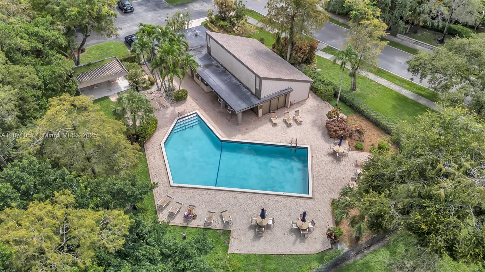 POND APPLE PLACE II CONDO - Residential